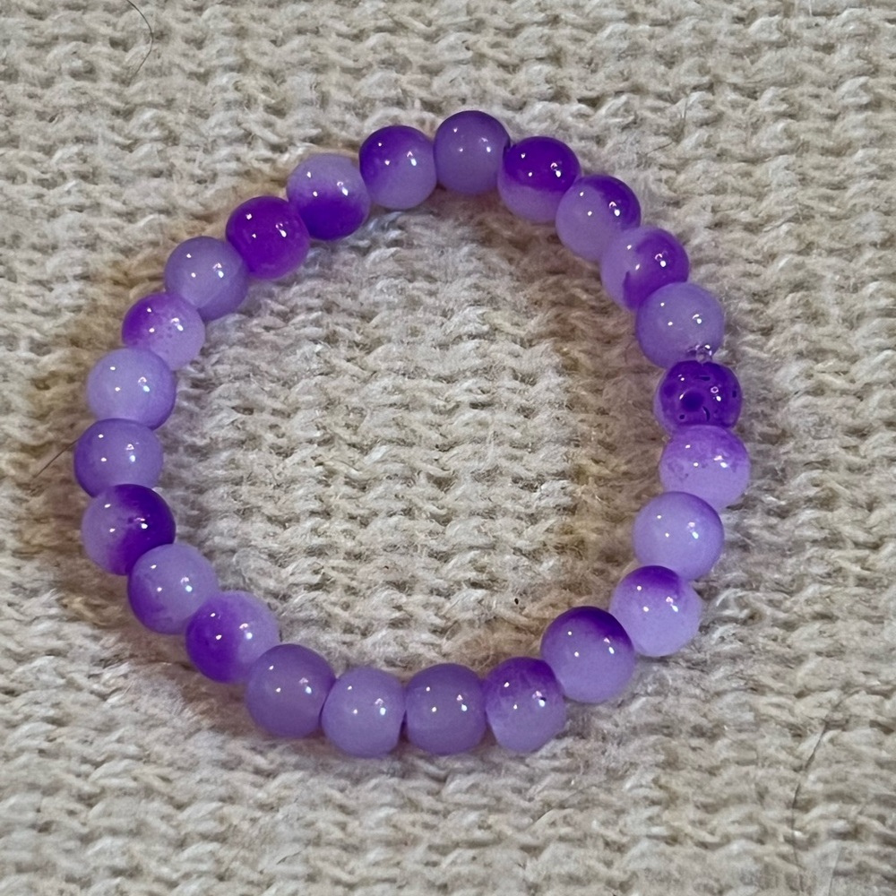 💜HP💜 Lot of Two Handmade Children’s Purple Beaded Bracelets, Size 5.5” - Picture 4 of 7